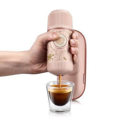 Портативная кофеварка с чехлом Wacaco Nanopresso pink WNANOPINK фото